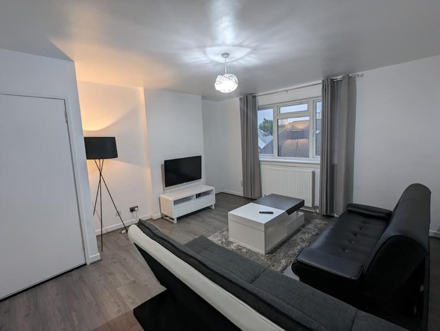 3 Bedroom Apartment Sleeps 8 EDI Kültér fotó